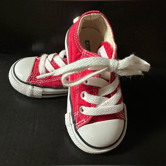 Baby/Toddler Converse All Star Red & White Sneakers Size 5 - Picture 1 of 14